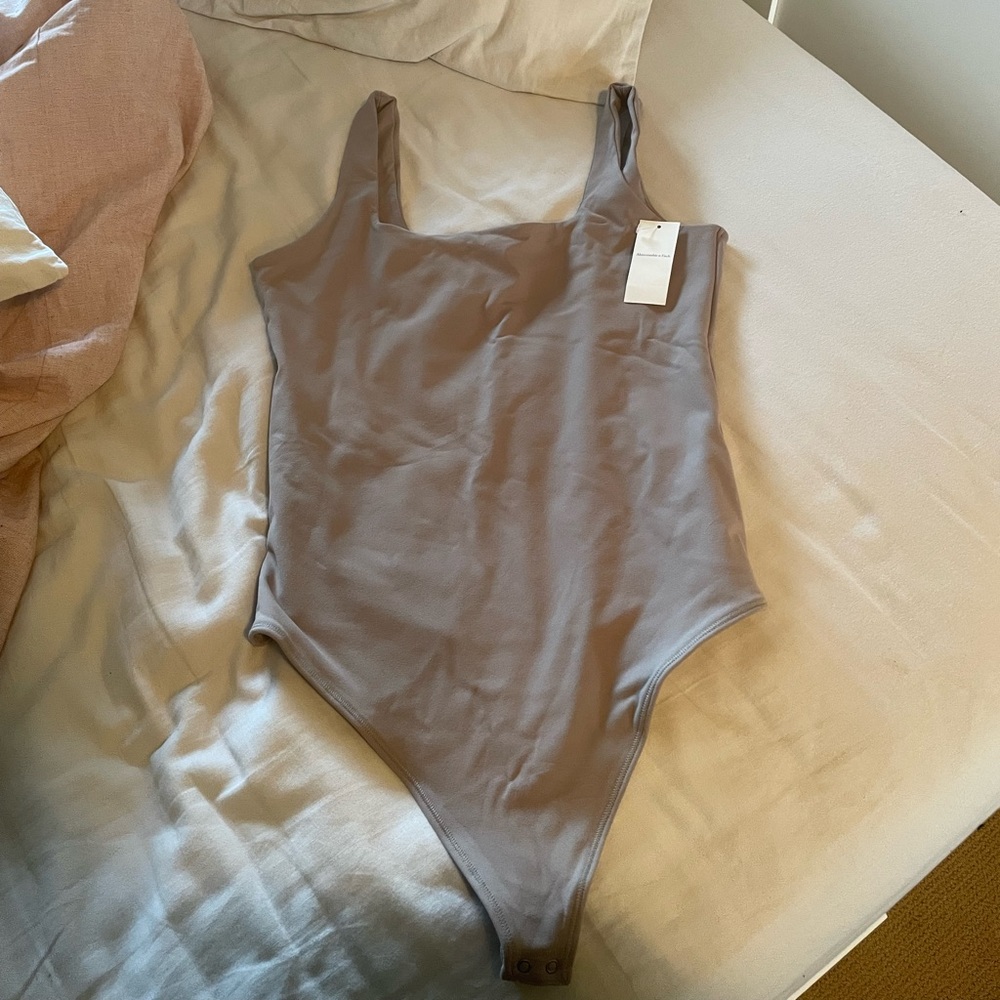 Abercrombie & Fitch Soft Matte Seamless Squareneck Bodysuit